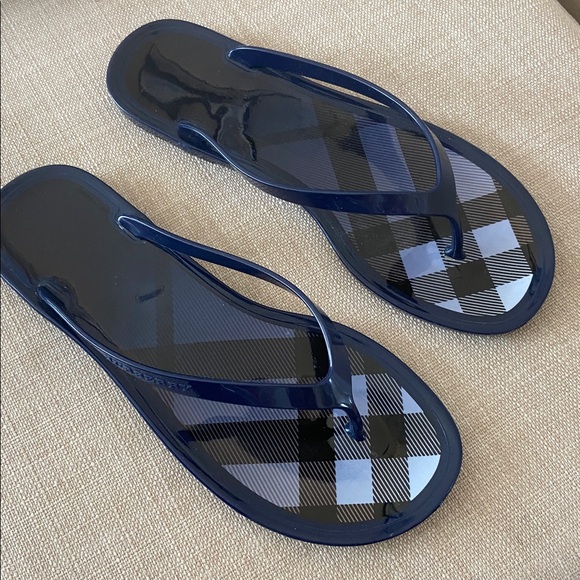 Burberry Navy Check Jelly Flip Flop Sandals size 7 - Picture 2 of 7